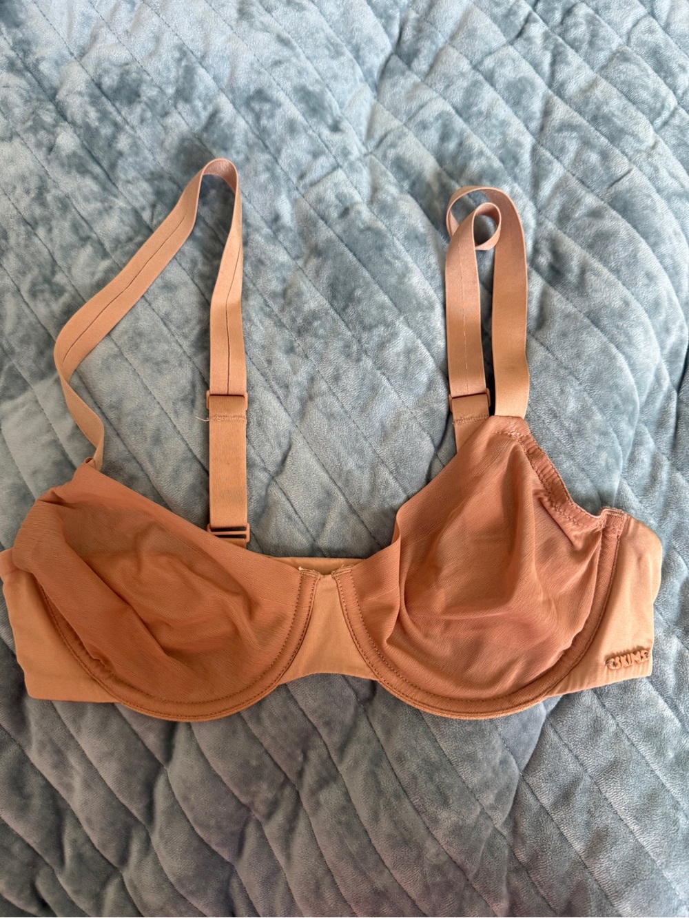 SKIMS Seamless Underwire Bra in Warm Nude